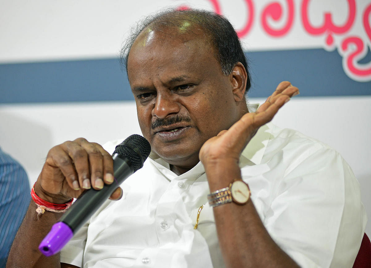 Seeking to put up a brave front, Kumaraswamy said, "I know my strength. My government is stable. Don't worry." DH file photo