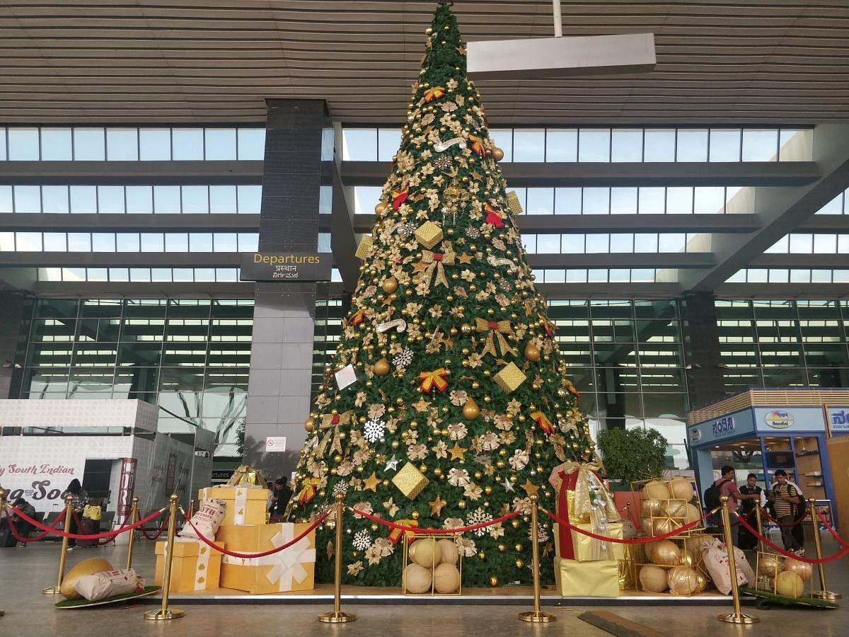 An illuminated Christmas tree at the city airport.