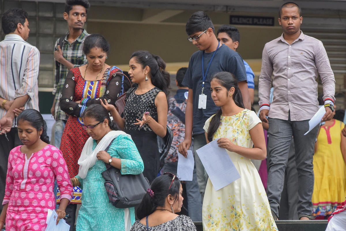 Karnataka’s students now have only two options before them. Either forgo the choice 1 seat if it is allotted in the first round and await the results of deemed universities or take up the seats allotted by the KEA. DH file photo for representation.