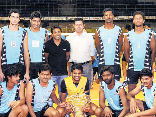 Enraged by DYES' brash display of youthful exuberance, JSW put on an aggressive show of their own to claim the Rekha Muthappa Rai Memorial Trophy after winning the fifth and final phase of the Karnataka Volley League here, DH photo