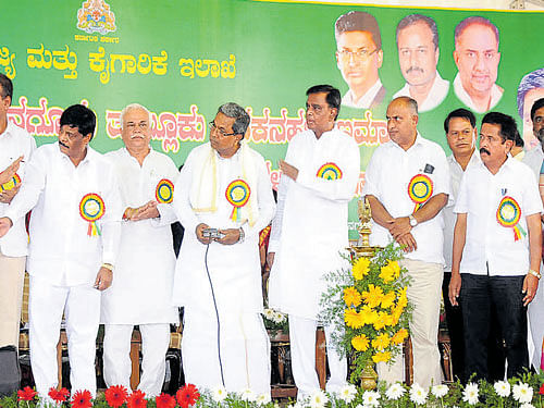 Chief Minister&#8200;Siddaramaiah at the foundation laying ceremony in Mysuru on Tuesday. Revenue minister&#8200;V&#8200;Srinivas Prasad,&#8200;industries minister R&#8200;V&#8200;Deshpande, Public Works minister H&#8200;C&#8200;Mahadevappa,&#8200;Cooperation Minister H&#8200;S&#8200;Mahadev Prasad and others are seen. Dh photo