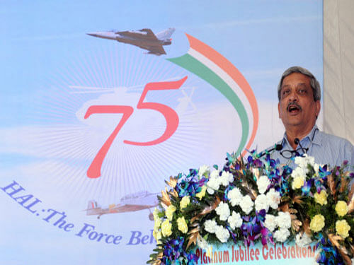 Defence Minister Manohar Parrikar inaugurated Hindustan Aeronautics Ltd's (HAL) Centre for Aerospace Management Excellence and Leadership at Marathahalli here on Monday. DH photo