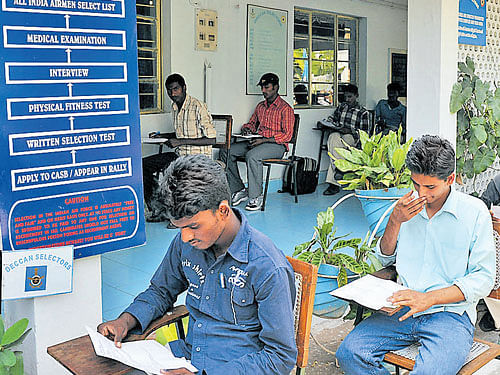 A file picture of an examination held for recruitment to the Indian Air Force. CUK will begin with offering these programmes to the Air Force, given that the Training Command of the Indian Air Force is headquartered in Bengaluru. DH file photo