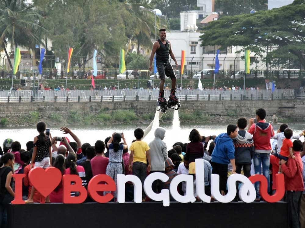 Fly board perform at the Namma Bengaluru Habba at Sankey Tank organised by Department of Tourism in Bengaluru on Sunday.DH Photo by Janardhan B K