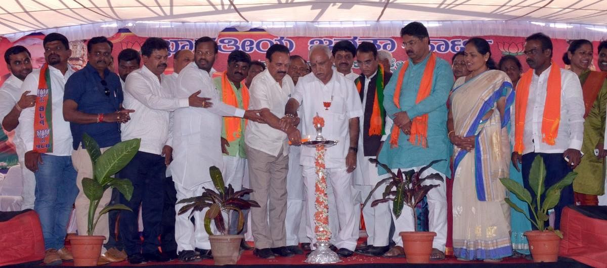 BJP state unit president B S Yeddyurappa inaugurates Parivarthana Yatre in Malavalli, in Mandya district, on Saturday. Union Minister D V Sadananda Gowda, MLA R Ashoka, MP Shoba Karandlaje are seen.