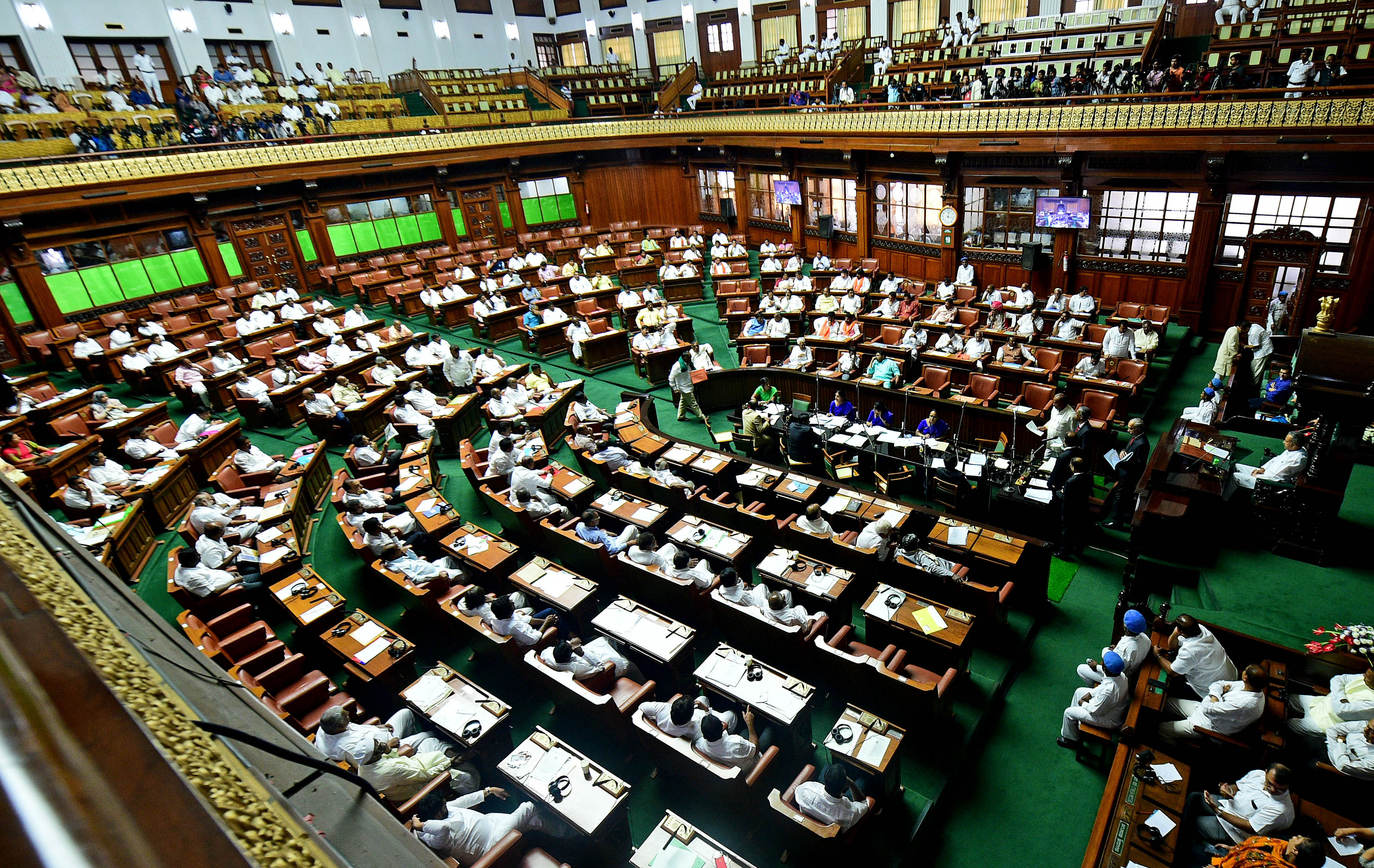 A view of the Karnataka Legislative Assembly inside the Vidhana Soudha in Bengaluru. DH File Photo