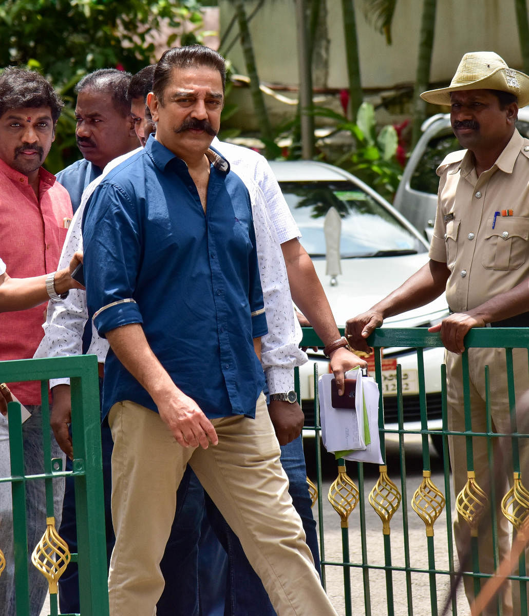 Actor Kamal Hassan comes out of Chief Minister H D Kumaraswamy's home office 'Krishna' in Bengaluru on Monday. DH Photo