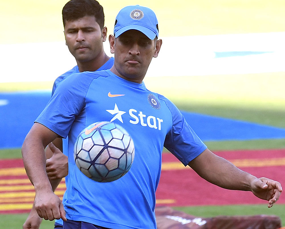 The move, if agreed upon by franchises during next month's workshop, will pave way for Mahendra Singh Dhoni's much-anticipated return to Chennai Super Kings. We are going to propose minimum 3 retentions 1 Indian and 2 foreigners.  DH file photo