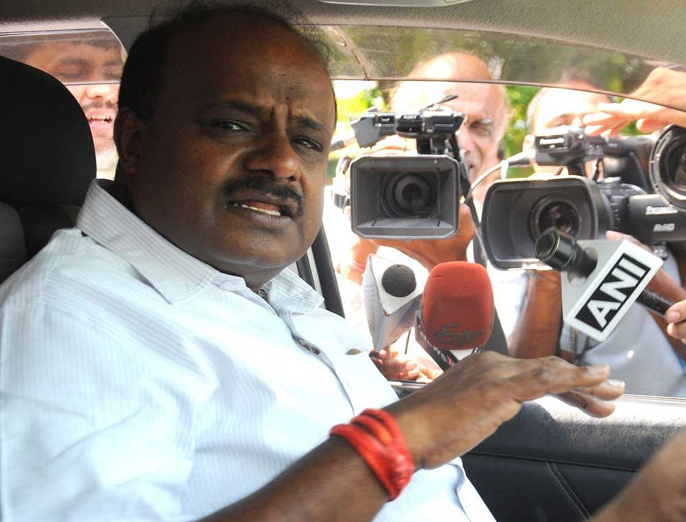 Kumaraswamy was in the city on both the days. On February 10, he was busy with the audio gate, two days after the budget, and on February 22, he met railway minister Piyush Goyal at Vidhana Soudha on resolving issues on Bengaluru suburban rail project. (DH File Photo)