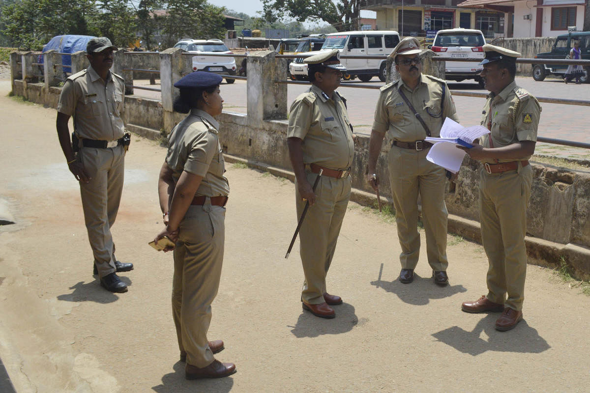 IGP (Southern range) Umesh Kumar visits the polling booth at St Antony School in Suntikoppa on Tuesday.