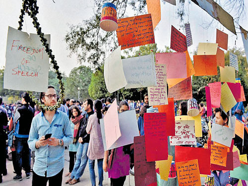 Led by the JNU students union, a mass delegation will seek the NHRC to protect HCU staff and students from the 'inhuman treatment' by the 'Telangana government'. PTI file photo