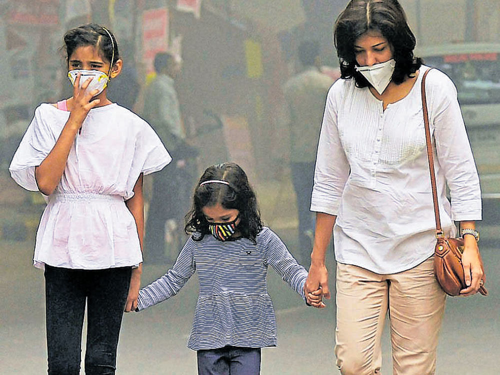 A bench of Justices M B Lokur and P C Pant quoted a study of a Boston-based institute which said that every year around 3000 people die in Delhi due to air pollution-related diseases. PTI File Photo.