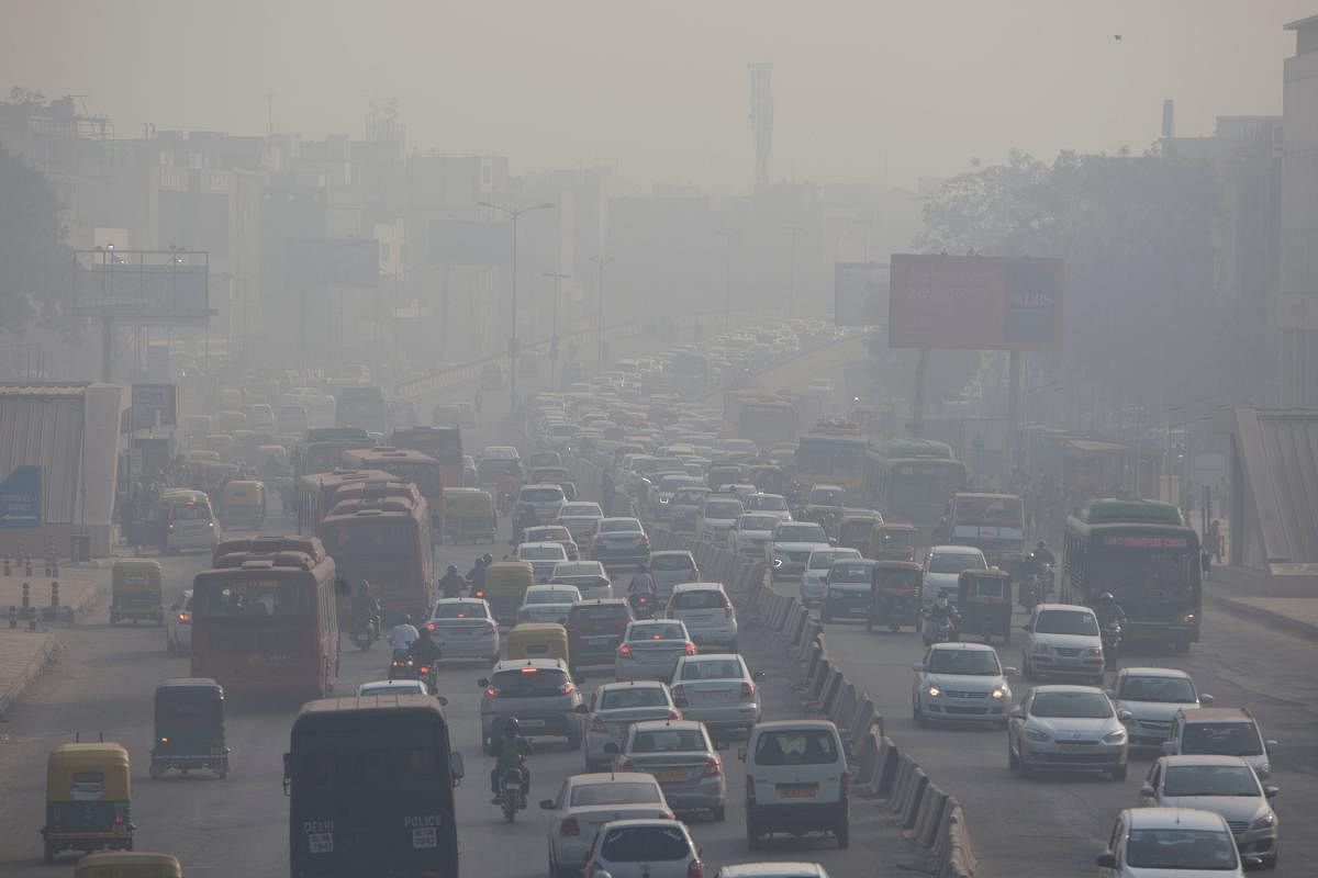 While the Central Pollution Control Board (CPCB) data showed the overall air quality index (AQI) at 'severe' level of 416, the Centre-run System of Air Quality and Weather Forecasting (SAFAR) recorded an AQI of 423. (AFP File Photo)