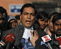 A. P. Singh (C), lawyer of two other accused, gym assistant Vinay Sharma and bus cleaner Akshay Kumar Singh, speaks with the media outside a district court in New Delhi January 10, 2013.Credit: REUTERS/