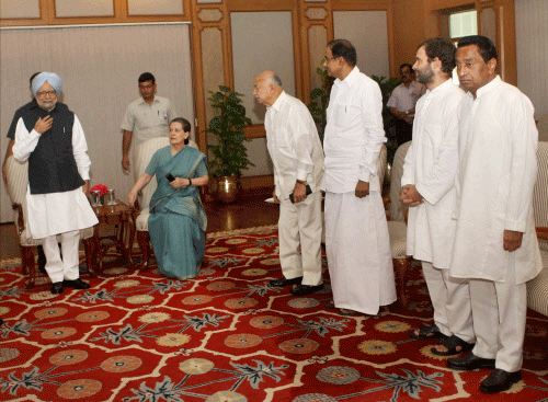 Prime Minister Manmohan Singh, UPA Chairperson Sonia Gandhi, Union Ministers P. Chidambaram, Sushilkumar Shinde, Kamal Nath and Congress Vice President Rahul Gandhi during the UPA meeting on Telangana at PM's residence in New Delhi on Tuesday. PTI Photo