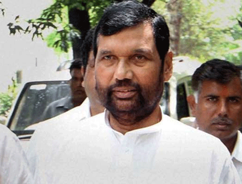 The Aam Aadmi Party (AAP) will field a cobbler or rickshaw puller against Lok Janshakti Party (LJP) leader Ram Vilas Paswan in the Lok Sabha election, a party leader said Sunday. PTI file photo of Paswan