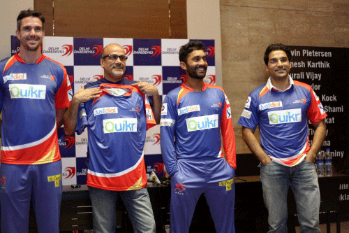 The Delhi Daredevils today unveiled their brand new jersey for the seventh edition of the Indian Premier league with a tie-up with the country's largest online and mobile classifieds portal classified, Quikr, here Saturday. PTI photo