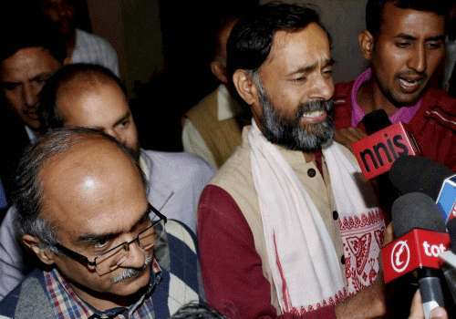 Amidst the internal turmoil in AAP, a party MLA has started a signature campaign seeking the expulsion of the father-son duo of Shanti and Prashant Bhushan along with Yogendra Yadav from its ranks. PTi File photo