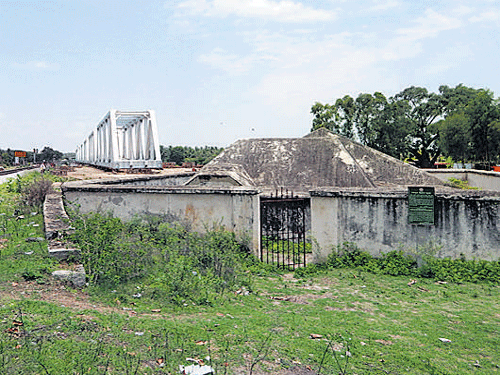 The tender process for shifting Tipu Sultan's armoury at Srirangapatna is already been completed. The armoury has been a major hurdle in laying the second track near the Srirangapatna station. DH PHOTO