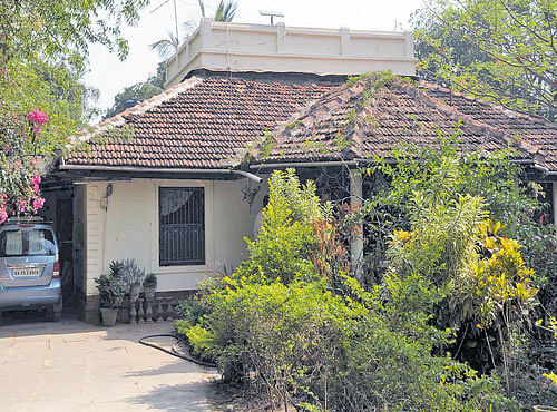 PRIZED PROPERTY: The house at Saraswatapura in Dharwad that Girish Karnad has sold to a retired IFS officer. DH PHOTO