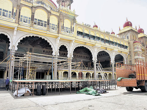 Preparations are underway at theMysuru palace on Saturday for thewedding of Yaduveer Krishnadatta ChamarajaWadiyar, the scion ofMysuru's erstwhile royal family. DH PHOTO