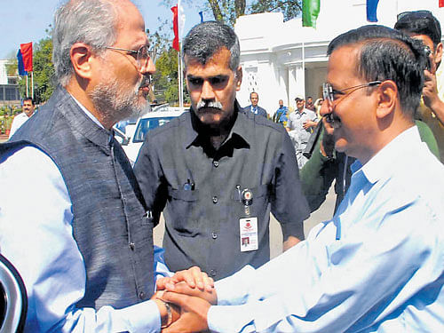 Lieutenant Governor Najeeb Jung on Thursday said the ruling AAP was making frivolous claims over the murder of NDMC official M M Khan to draw political mileage. file photo