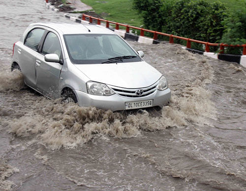 South Delhi was worst hit with severe traffic congestion due to waterlogging. DH Photo/ Chaman Gautam