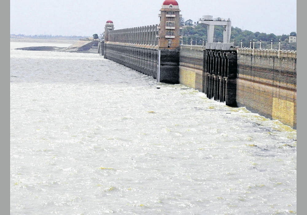 The inflow into Tungabhadra reservoir in Hosapete, Ballari district, went up on Saturday following good rain in the catchment areas. dh photo