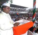 Opposition leader Siddaramaiah speaks during Congress Rally at Dist Stadium in Bellary on Monday. KPN