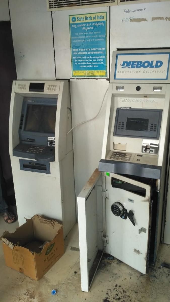 The ATM which was burgled in Bagalkot. dh photo