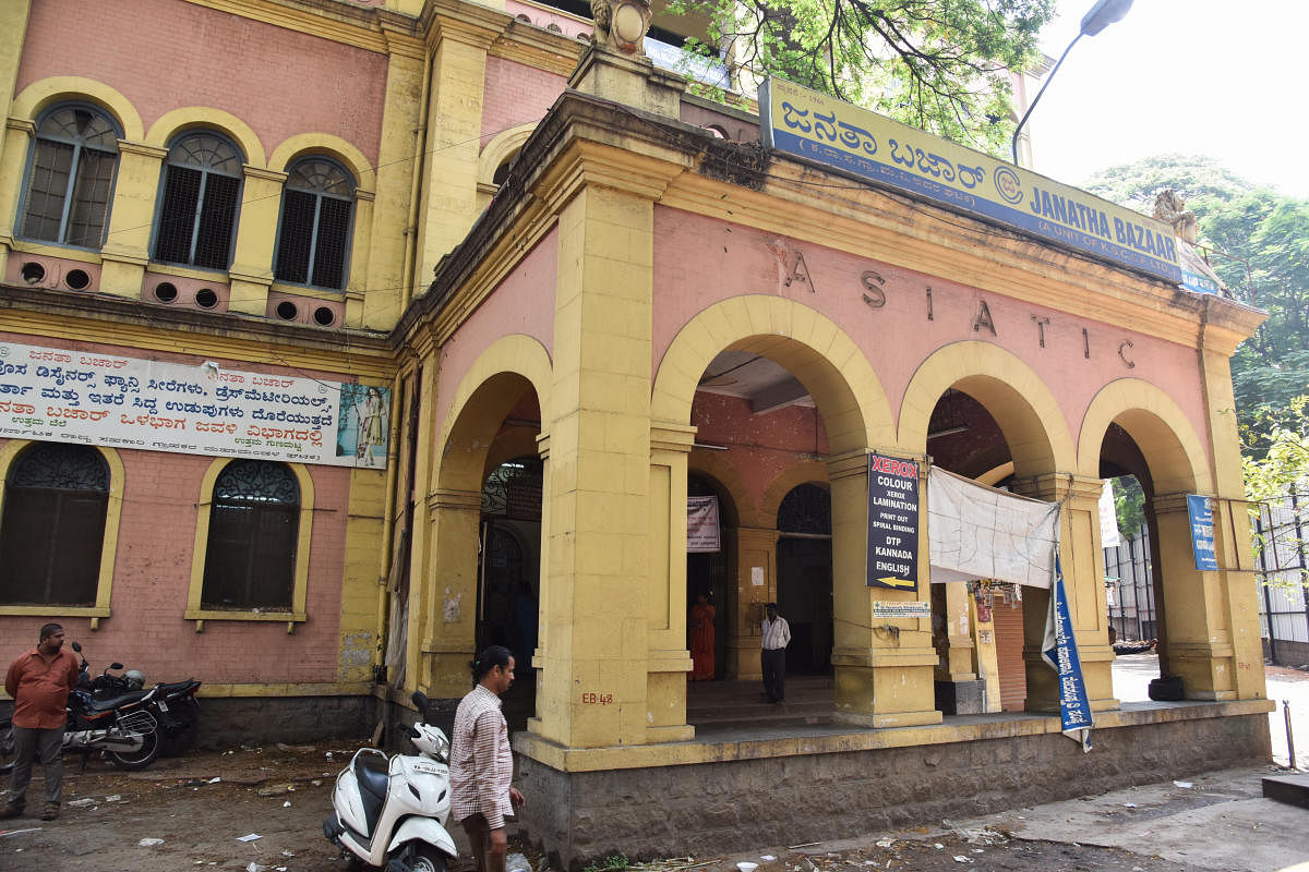 The Karnataka HC has stayed the demolition of the 83-year-old Asiatic Building housing the Janatha Bazaar on KG Road.