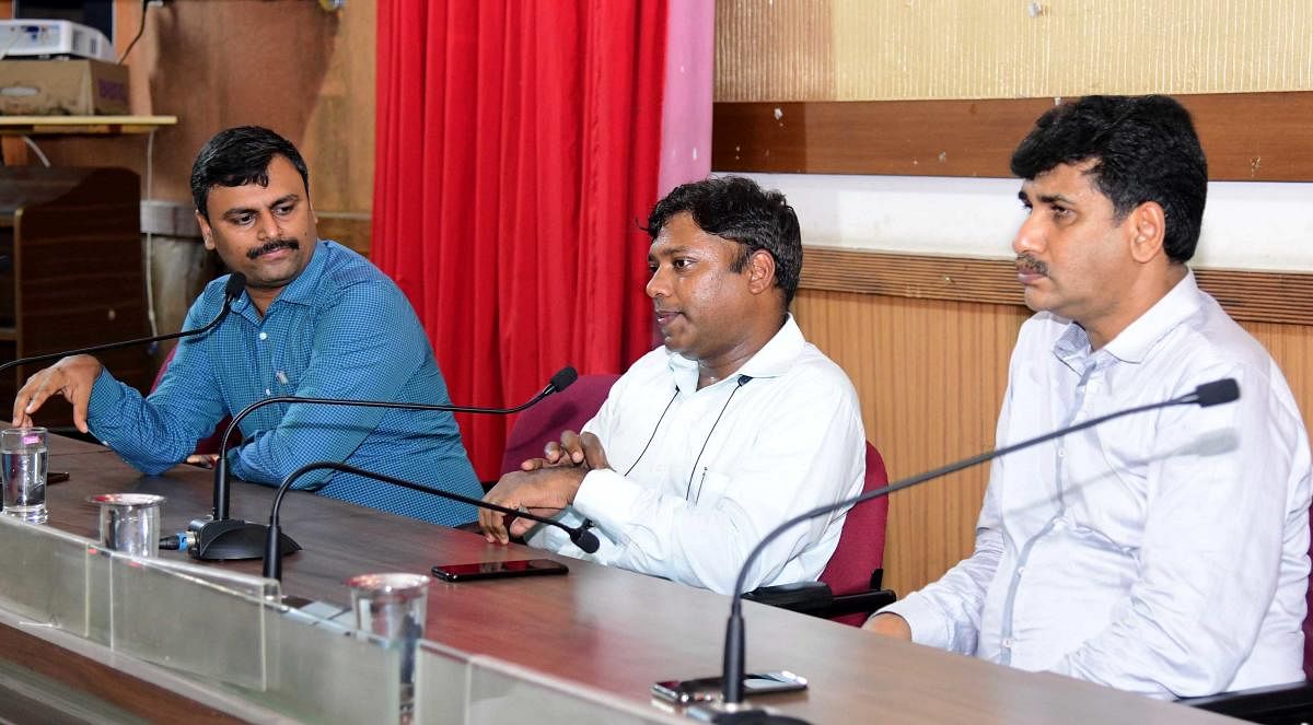 Deputy Commissioner Sasikanth Senthil speaks at a meeting on Sveep activities in Mangaluru on Saturday.
