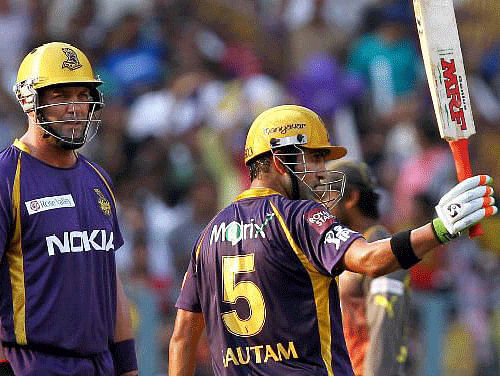 Sent into bat, Kolkata Knight Riders scored 195/4 in their Indian Premier League match against Royal Challengers Bangalore here today. PTI file photo