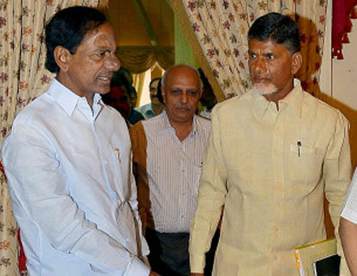 Telangana Chief Minister K. Chandrasekhar Rao and Andhra Pradesh Chief Minister N. Chandrababu. PTI file photo