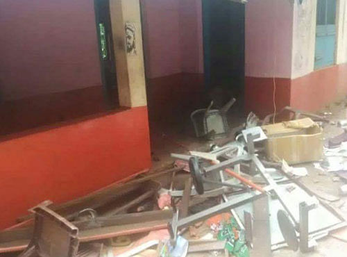 CPI (M) alleged that some RSS-BJP workers came in a vehicle and hurled a bomb at Pinarayi in Dharmadam assembly segment from where CPI-M politburo member Pinarayi Vijayan won. One person identified as Raveendran (47) died and four others were injured when the bomb exploded, police said. Picture courtesy Twitter