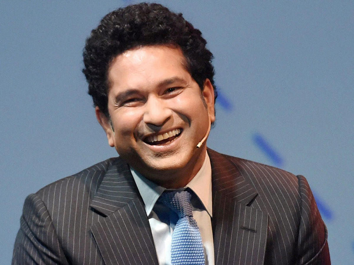 Tendulkar, co-owner of the club, told reporters after the meeting that he invited the chief minister for the team's first match of the season, scheduled on November 17 in Kochi.