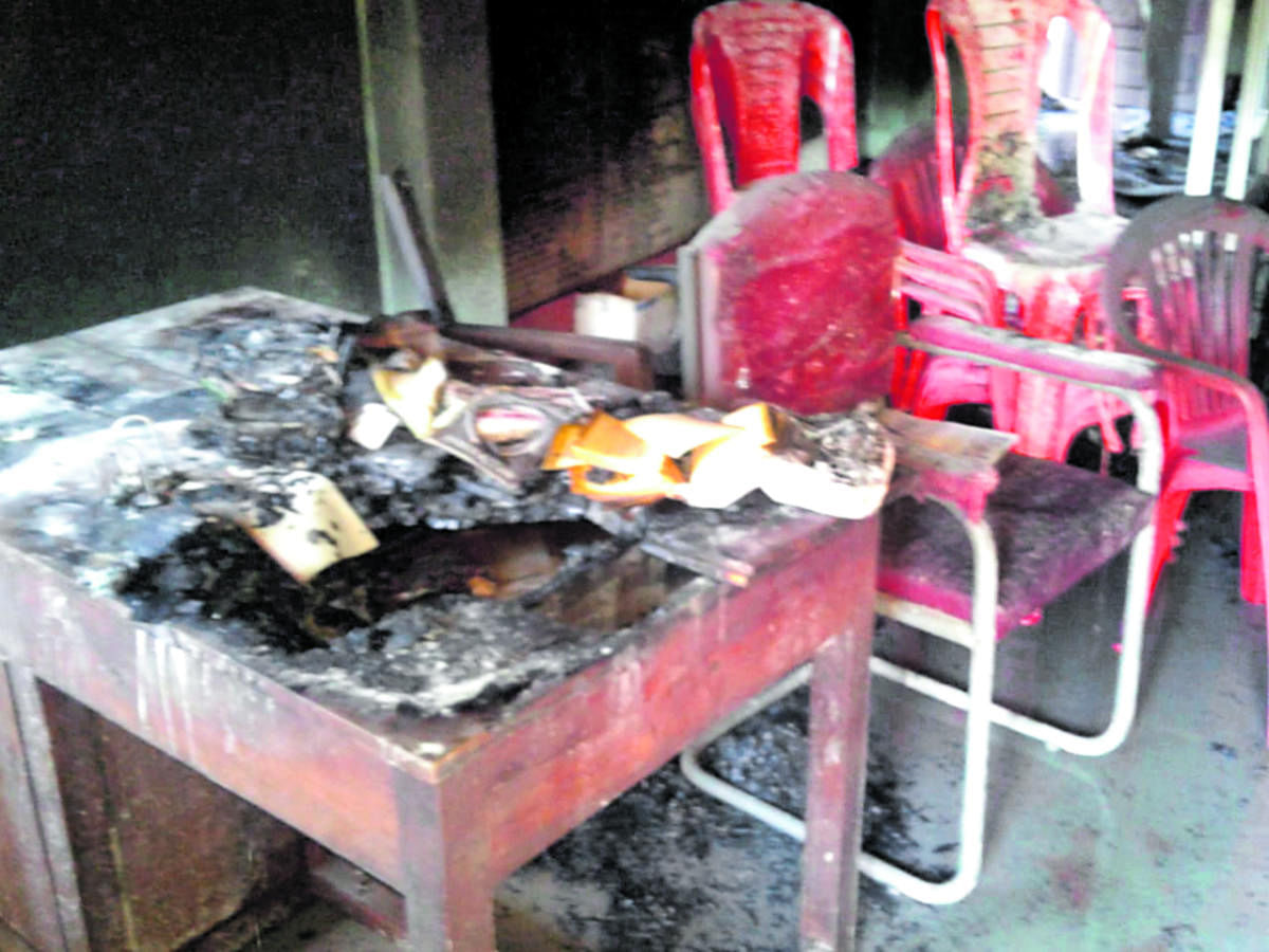 Miscreants vandalised and set fire to the CPI office in Bantwal on Thursday.