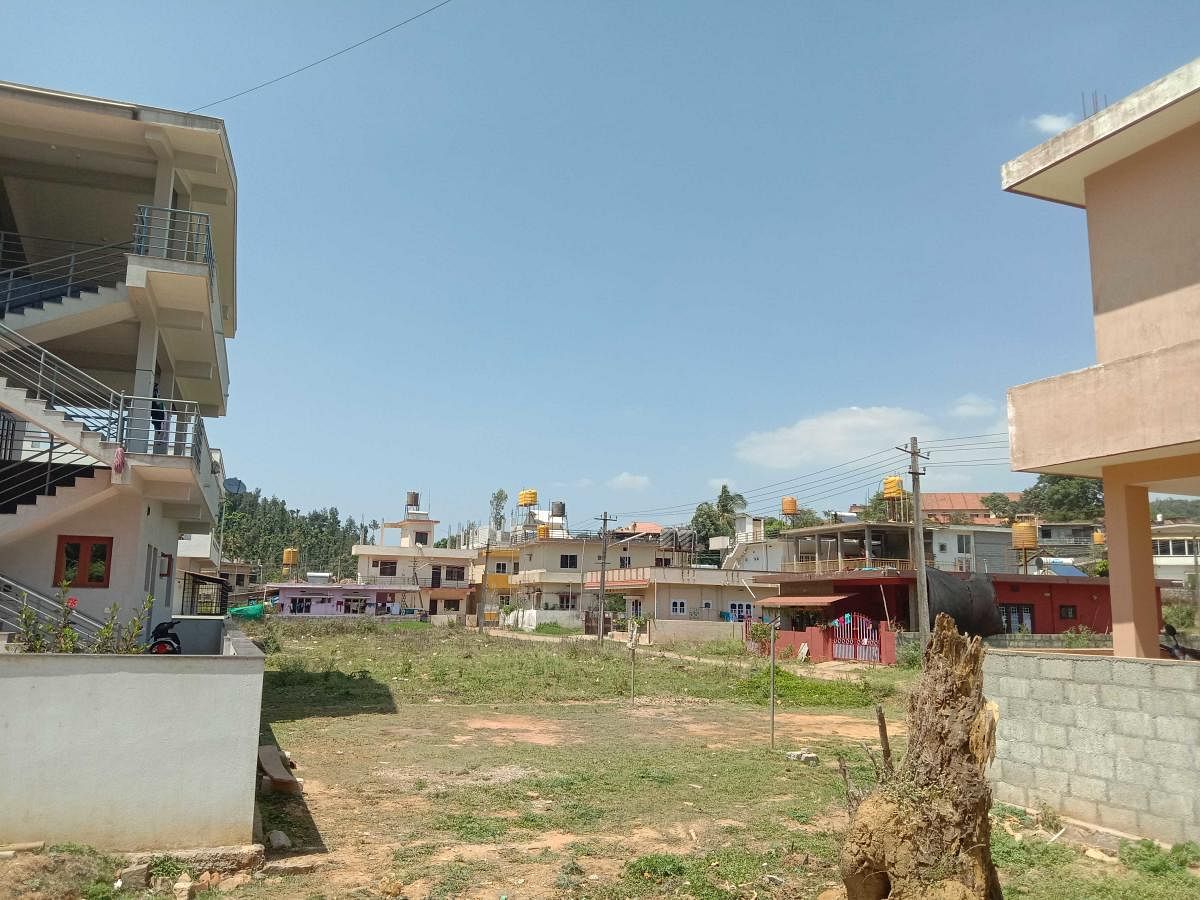 A view of Muliya Layout near FMKMC College in Madikeri.