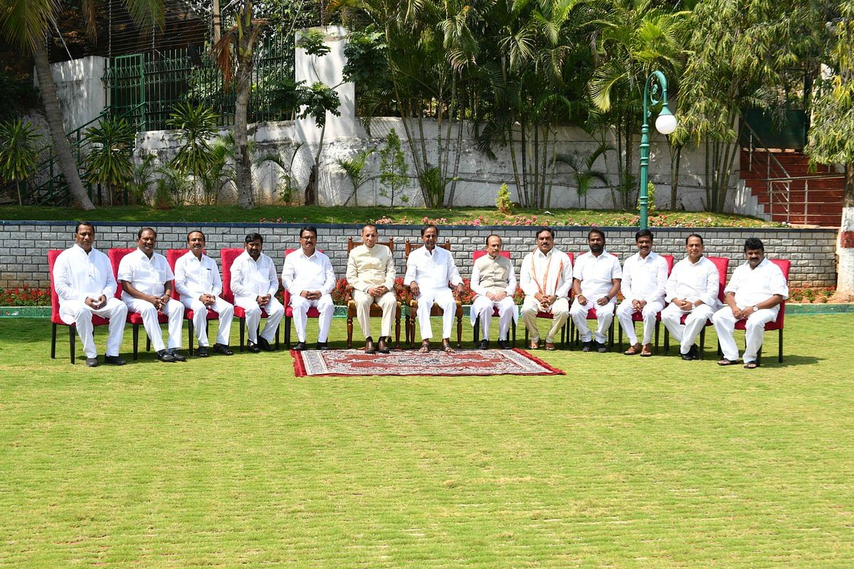 KCR with the legislators inducted into the cabinet. Photo: Twitter/IPRTelangana