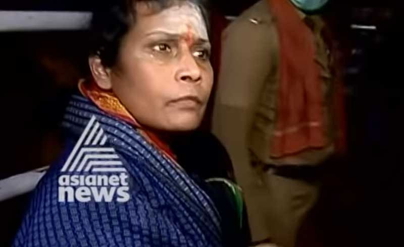 Sasikala speaking to the news channels. Screengrab/Asianet News Youtube Channel