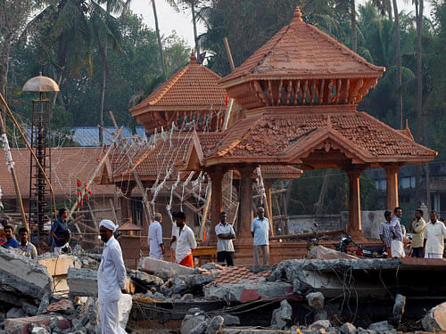 As many as 108 people were killed and more than 350 injured in the incident at the temple in Paravur.  PTI File Photo.