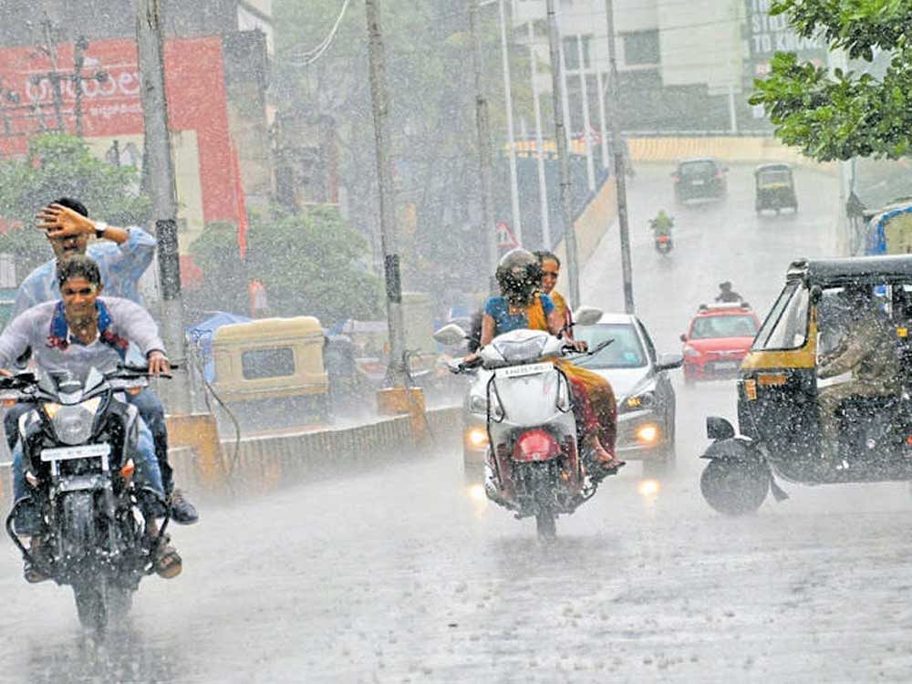 This opens up a window between May 26 to June 4 for the monsoon's arrival in Indian mainland. The June-to-September monsoon season is crucial for Indian agriculture as lakhs of farmers rely on monsoon for farming. Deccan Herald file photo