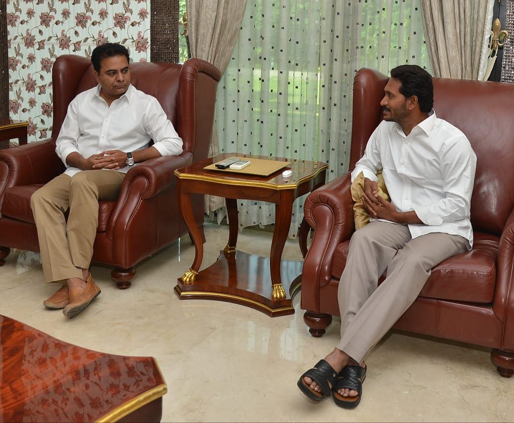 Jaganmohan Reddy with TRS working president K Taraka Rama Rao (left) file photo