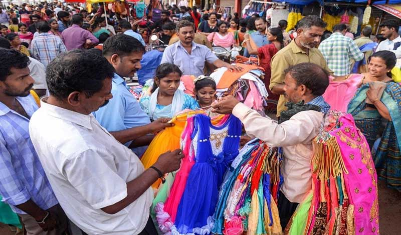 People busy in shopping for Onam at Thiruvananthapuram, on Friday, August 24, 2018. (PTI Photo)