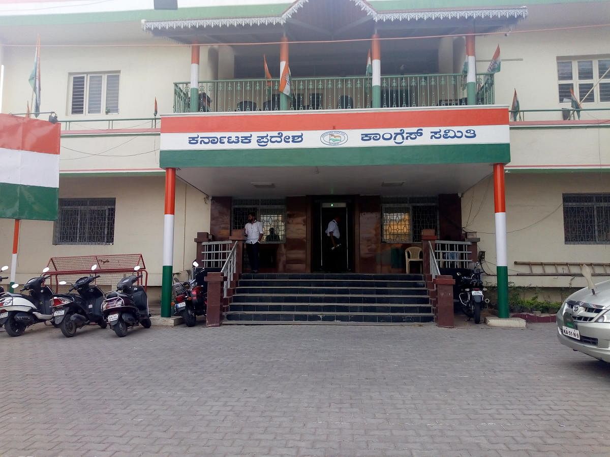 No bustle is evident at the Congress office on Queen’s Road, or at the BJP office (below) in Malleswaram, with just three weeks to go for the Lok Sabha elections.