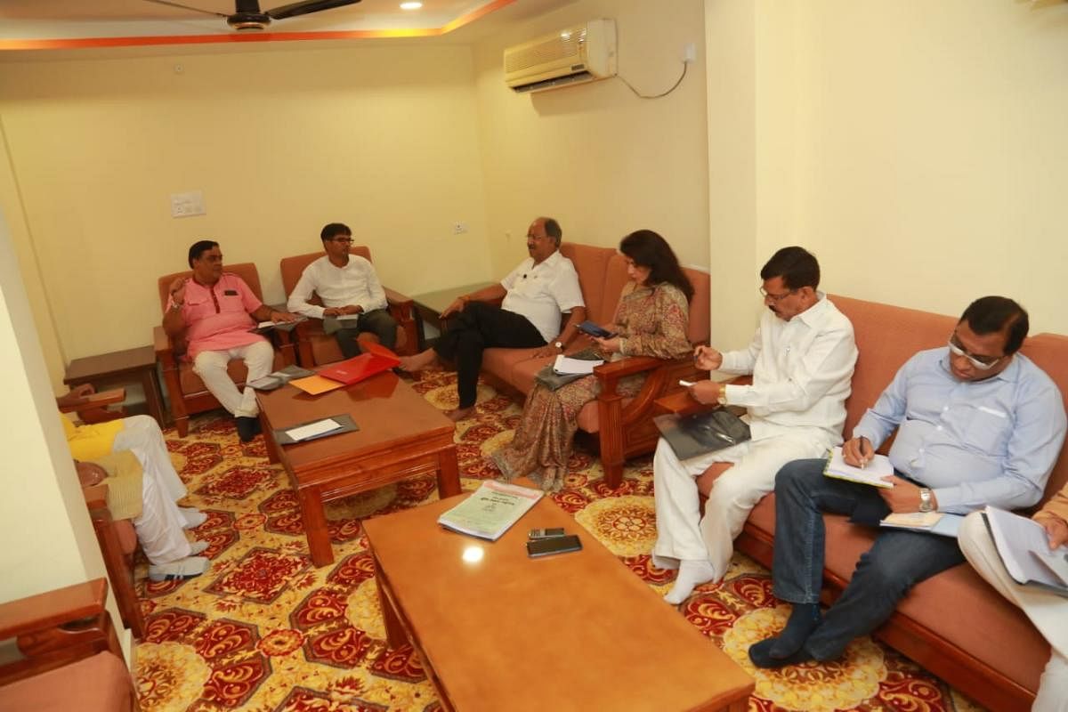 The BJP leaders in Chhattisgarh hold election manifesto committee meeting at the partyoffice on Sunday. DH PHOTO/ K N Kishore