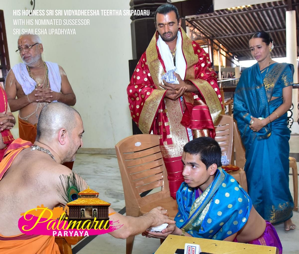 Shailesh Upadhyaya receives blessings from Vidyadheesha Teertha. Photo / Palimaru Matha