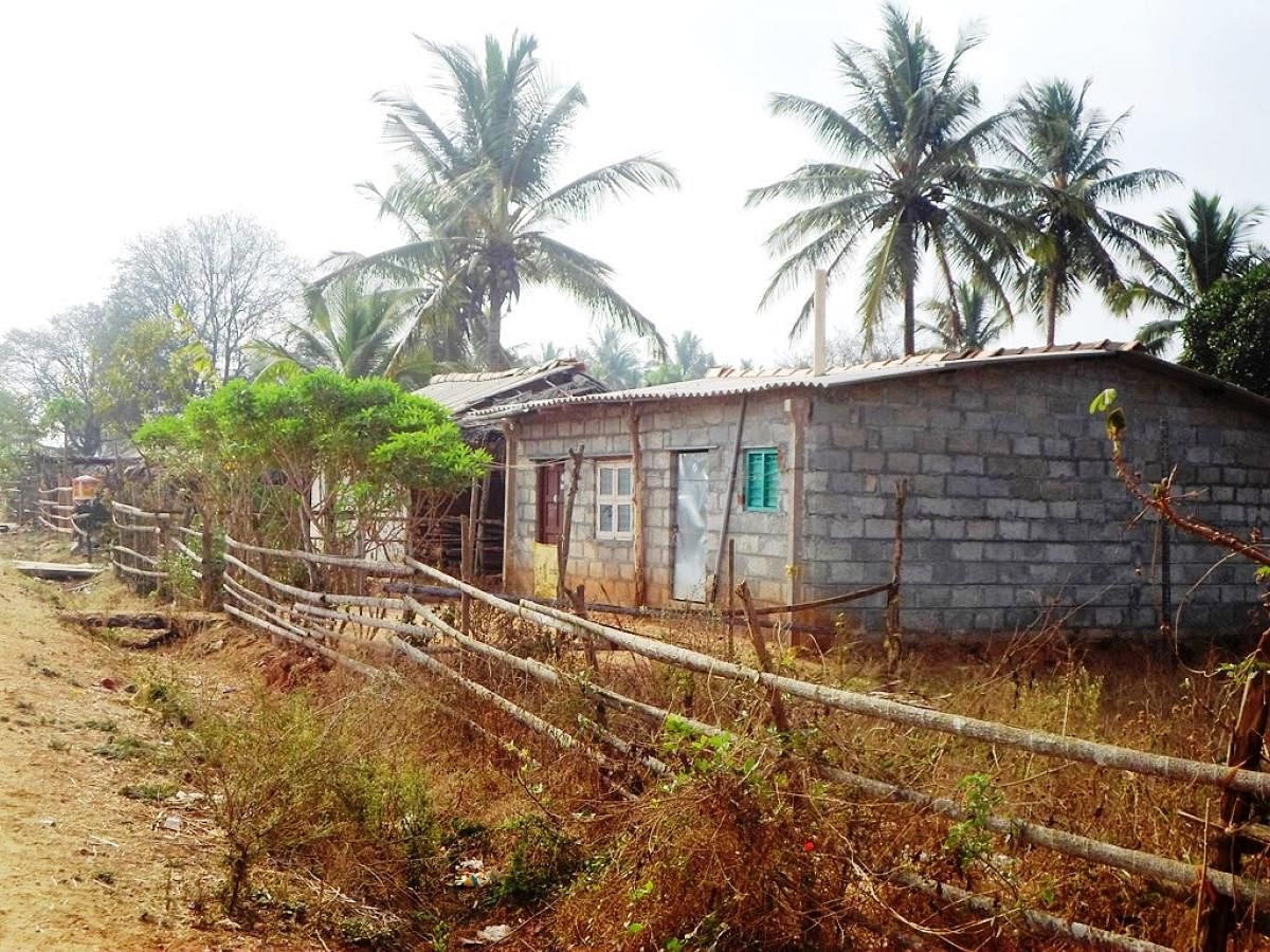 Residents of Savemaradi Kaval village in Koranahalli in Ajjampura lack basic facilities.