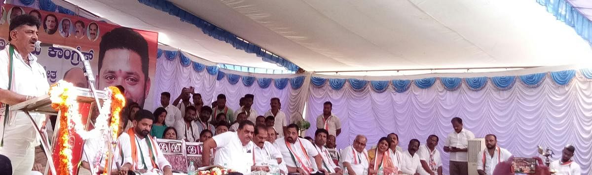 Water Resources Minister D K Shivakumar speaks during an election campaign at Belthangady on Monday. Candidate Mithun Rai, former ministers Ramanath Rai and Gangadhar Gowda, former MLA Vasanth Bangera, District In-charge Minister U T Khader and others loo