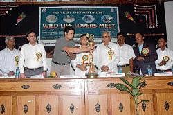State Wildlife Protection Committee Vice-President Anil Kumble inaugurating the Wildlife Lovers Meet at Kuvempu University in Shimoga on Saturday. DH photo